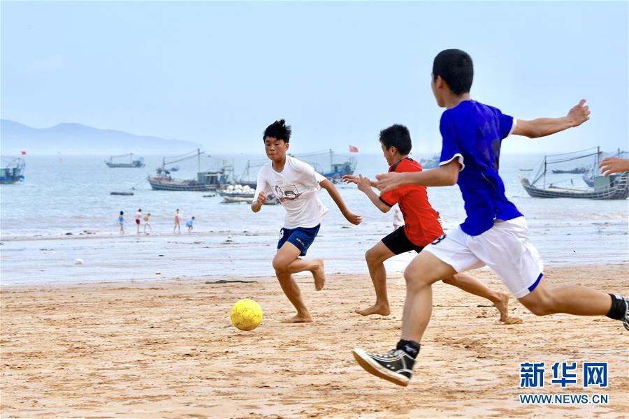 （体育·图文互动）（3）足球与海：福建霞浦“长风少年”背后（配本社同题文字稿）